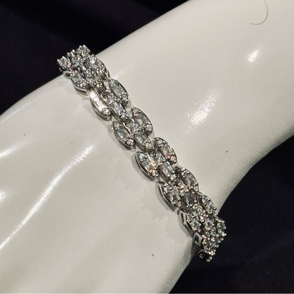 AJ USA Boutique VVS CZ SS Plated Stainless Steel Marquise Tennis 5.75in NWT